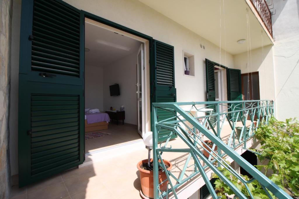 Apartamento Privatna Soba Gita Sumartin Exterior foto
